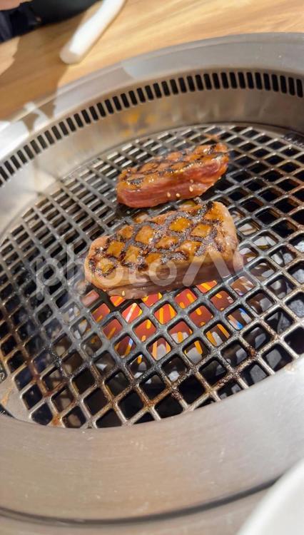 焼肉 焼肉,食べ放題,網の写真素材