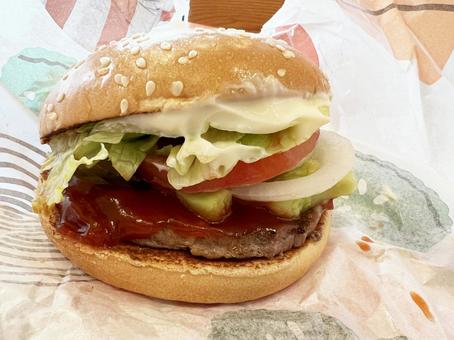 美味しそうなアボカド入りハンバーガー 美味しそうなアボカド入りハンバーガーの写真