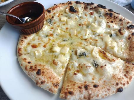 チーズのピザ チーズのピザ ピザ,ピッツァ,pizzaの写真素材