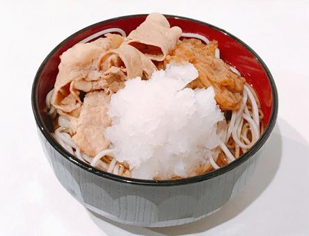 肉なめ茸おろし蕎麦 肉なめ茸おろし蕎麦 肉なめ茸おろし蕎麦,なめ茸おろし蕎麦,なめ茸大根おろし蕎麦の写真素材