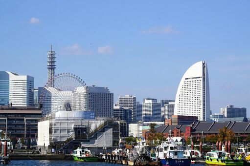 神奈川県の街の風景1　横浜素材　背景景色 横浜,観覧車,港の写真素材