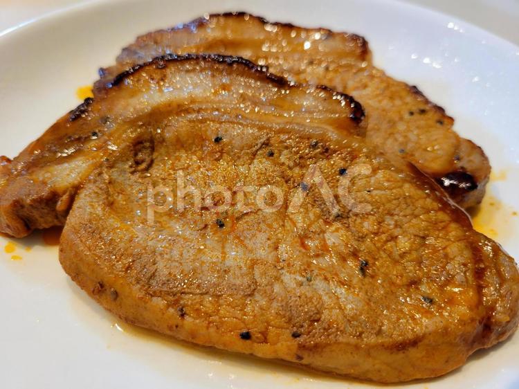 おうちのポークソテー ポークソテー,豚肉,肉の写真素材
