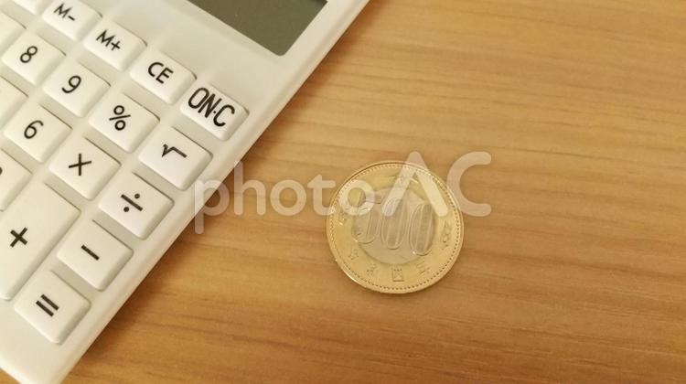 新500円玉硬貨 硬貨,500円玉,お金の写真素材