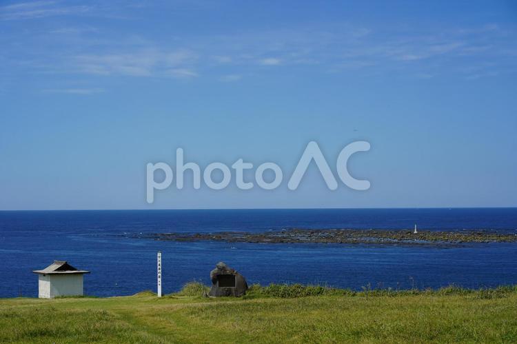 秋の入道崎の水島の風景（男鹿半島）　２ 秋,入道崎,男鹿半島の写真素材
