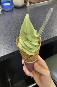 ソフトクリーム〜お茶屋さんの抹茶 ソフトクリーム〜お茶屋さんの抹茶 ソフトクリーム,抹茶,抹茶アイスの写真素材