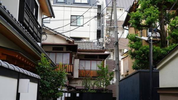 神楽坂の古民家 神楽坂の古民家 神楽坂,街並み,狭い路地の写真素材