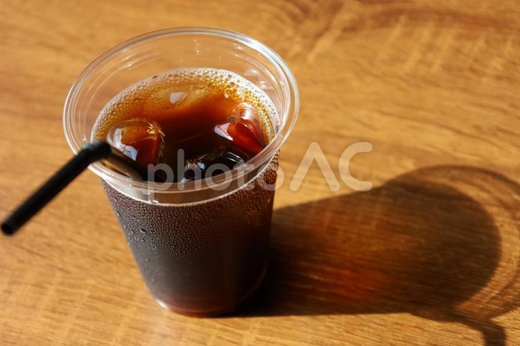 おいしそうなアイスコーヒー２ アイスコーヒー,水滴,テイクアウトの写真素材