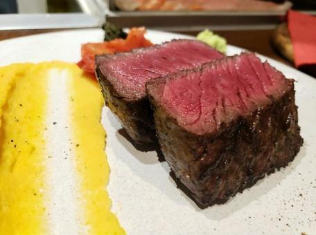 ステーキ ステーキ,牛肉,レアの写真素材