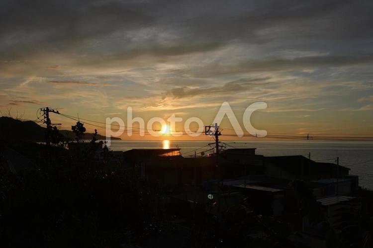 日本海に沈む夕日（上越市）01 夕日,日本海,沈むの写真素材