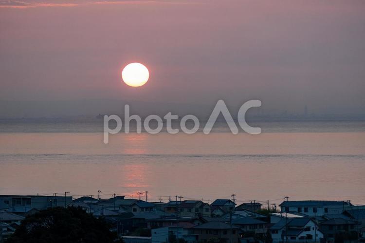［兵庫県淡路市］淡路島｜日の出｜大阪湾 淡路島,日の出,朝日の写真素材
