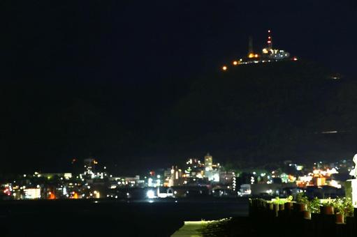 函館山と市街地の夜間風景 夜景,函館山,市街地の写真素材