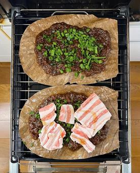 朴葉味噌 味噌,朴葉,枯れ葉の写真素材