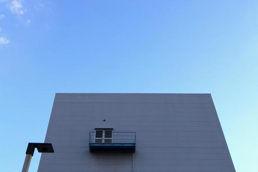 会社・オフィス・倉庫・工場の屋根と空11 倉庫,工場,企業の写真素材
