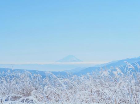 雪景色・冬の高ボッチ山からの富士山 雪景色・冬の高ボッチ山からの富士山 高ボッチ山,山,登山道の写真素材