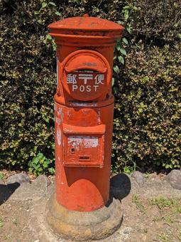 古いポストの写真