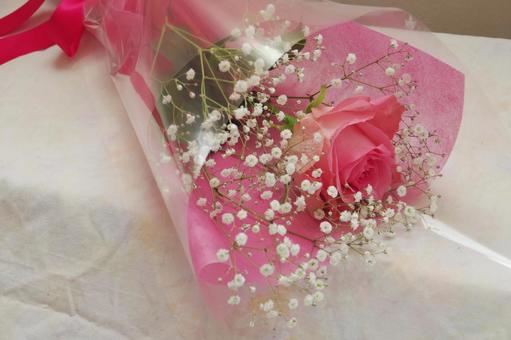 薔薇一輪の花束 ばらの花,薔薇,カスミ草の写真素材