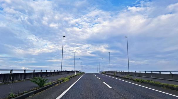 緩やかな登り坂 緩やかな登り坂 道路,車道,坂道の写真素材