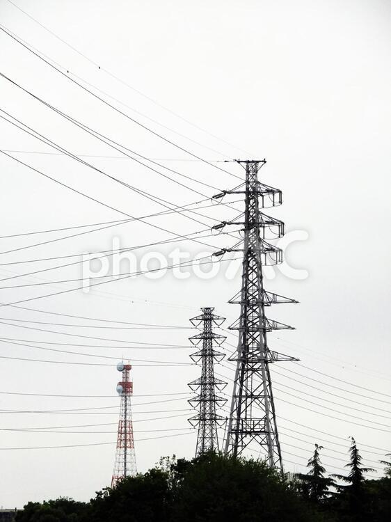 鉄塔がある風景 鉄塔,送電線,電線の写真素材