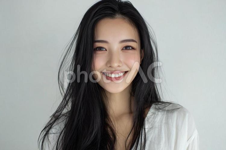笑顔の美しいロングヘア日本女性 女性,美女,美人の写真素材