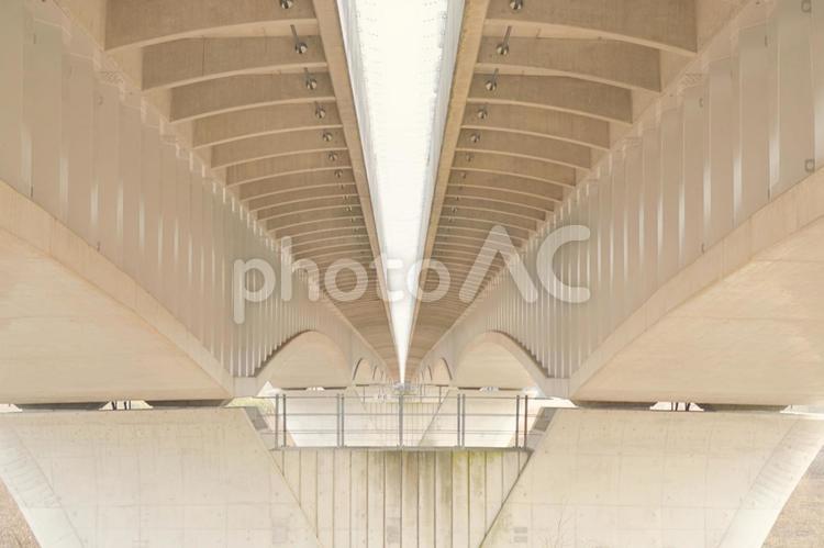 美しい橋梁と幾何学模様 橋,橋梁,コンクリートの写真素材