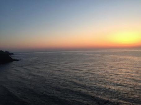 海に沈む夕日 海に沈む夕日の写真