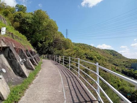 上り坂 上り坂 上り坂,坂道,風景の写真素材