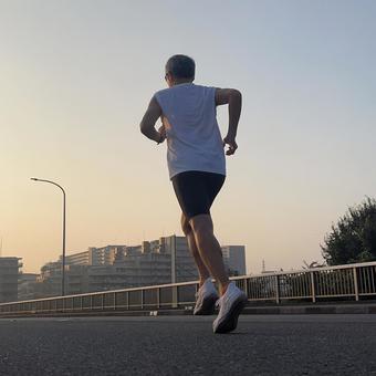 ランニングをしている男性 ランニングをしている男性 男性,男,走るの写真素材