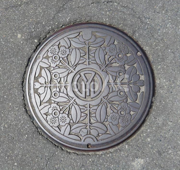 マンホール　鶴岡市（旧・西田川郡温海町） マンホール,蓋,山形の写真素材