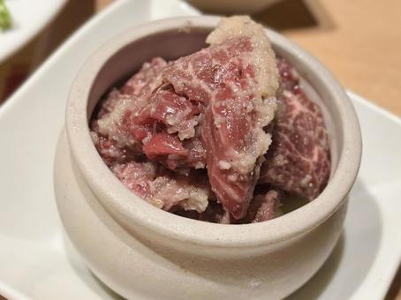 壺漬けカルビ 焼肉,和牛,牛肉の写真素材