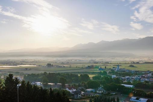 早朝の中富良野町 早朝の中富良野町,中富良野,中富良野町の写真素材