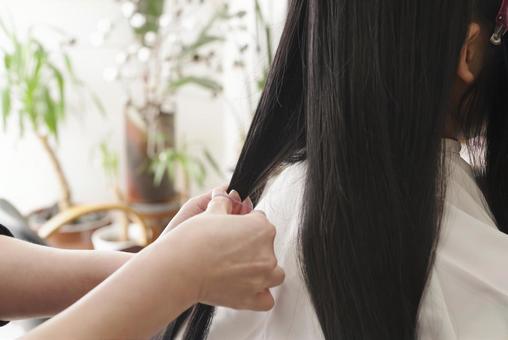 美容室でヘアカットした女性の横顔 美容室でヘアカットした女性の横顔 美容室,美容師,ヘアセットの写真素材