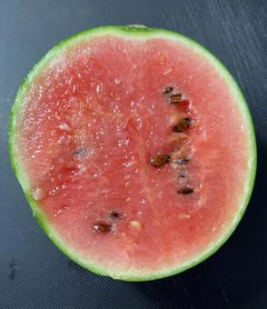 R7.10.29　カットミニスイカ　2の写真