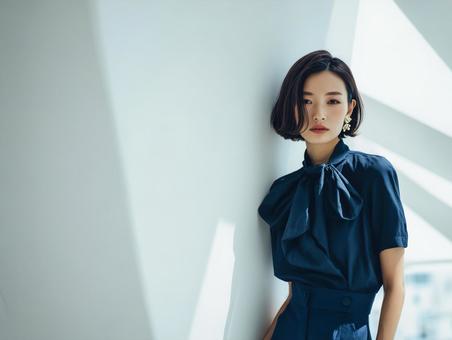 ヘアサロンの女性モデル、モード撮影 ヘアサロンの女性モデル、モード撮影の写真