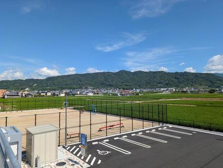 児童公園と谷上山と夏空 児童公園と谷上山と夏空 児童公園,谷上山,夏空の写真素材