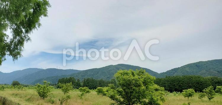 高原から遠目に見る山々 夏,風景,自然の写真素材