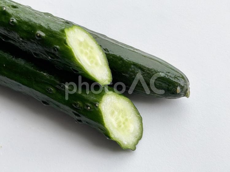 夏野菜　カットされたキュウリ キュウリ,野菜,ベジタブルの写真素材