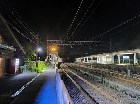 JR北陸本線、新疋田駅、ホーム JR北陸本線、新疋田駅、ホームの写真