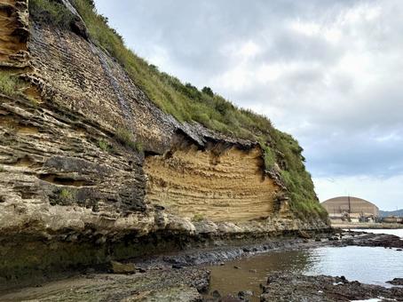 山口県彦島 竹ノ子島の磯辺 山口県彦島 竹ノ子島の磯辺 瀬戸内海,雲,曇りの写真素材