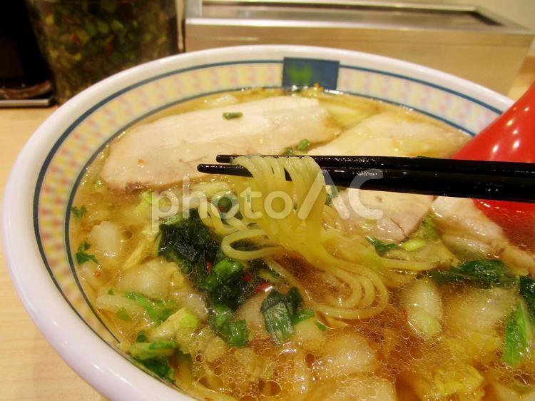 激ウマあっさりラーメン 激ウマあっさりラーメン,ラーメン,箸の写真素材