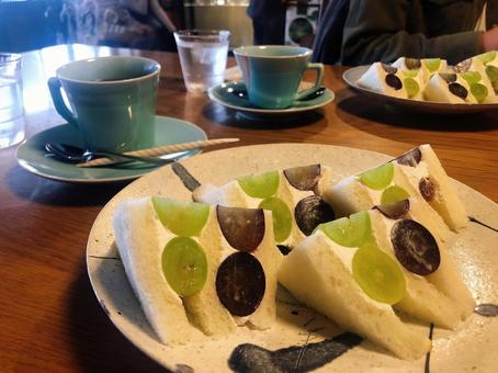 フルーツサンド カフェ フルーツサンド カフェの写真