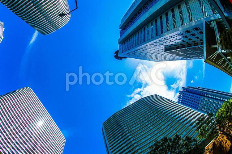 横浜みなとみらいの高層ビルと青空 オフィスビル,青空,快晴の写真素材