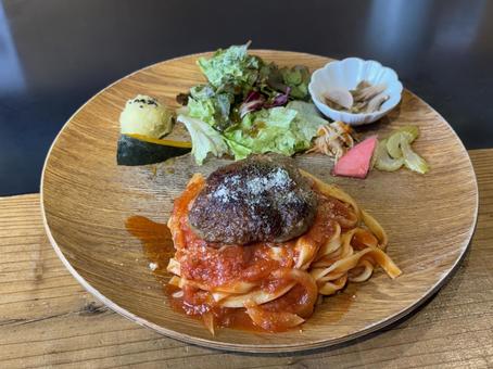 カフェプレートのパスタ カフェプレートのパスタ パスタ,ハンバーグ,ランチの写真素材
