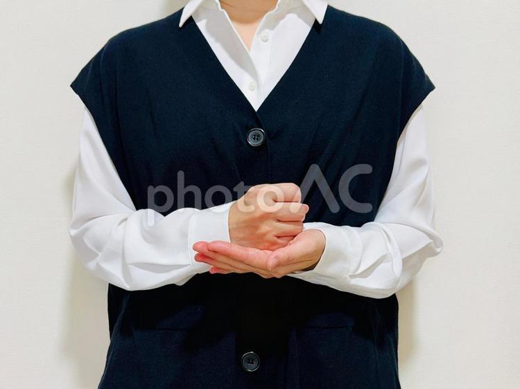 なるほど！のポーズをする女性社員 なるほど,納得,わかったの写真素材