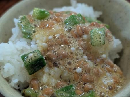 オクラ納豆卵かけご飯 オクラ納豆卵かけご飯の写真