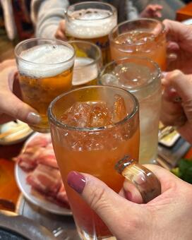 乾杯のシーン 乾杯,飲み会,女子会の写真素材