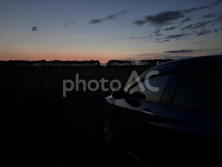愛車と夕焼け 愛車,夕焼け,黄昏の写真素材