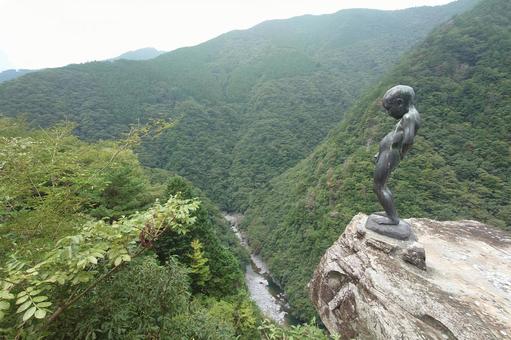 徳島県-祖谷渓-小便小僧像 徳島県-祖谷渓-小便小僧像の写真