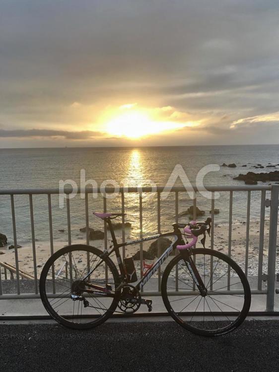 日暮れ たそがれ,何人もありません,光の写真素材