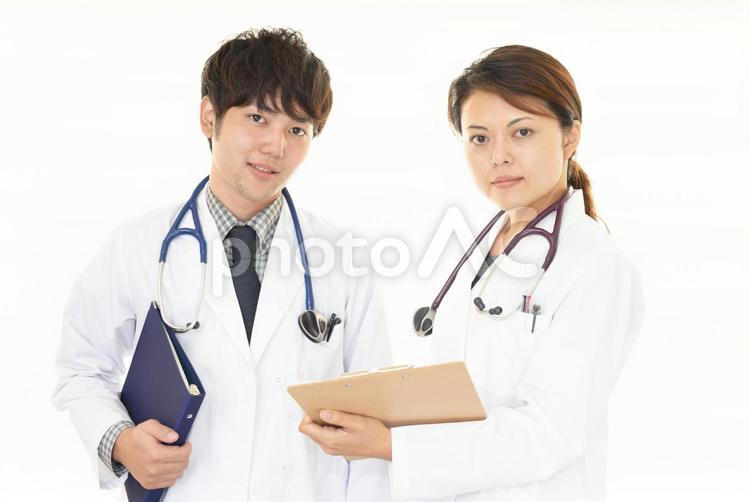 笑顔の二人の医師 医師,医者,ドクターの写真素材