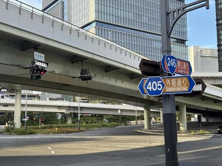 赤坂見附の交差点 赤坂見附の交差点の写真